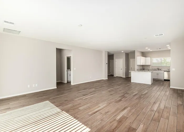 Tracy Holiday home Phoenix
