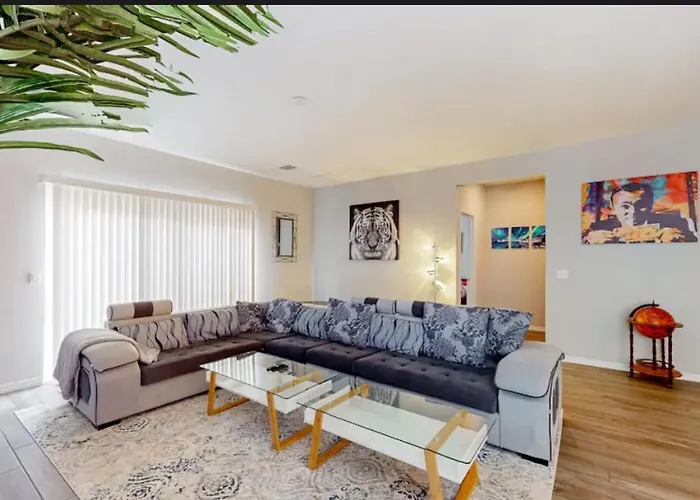 Tracy Holiday home Phoenix