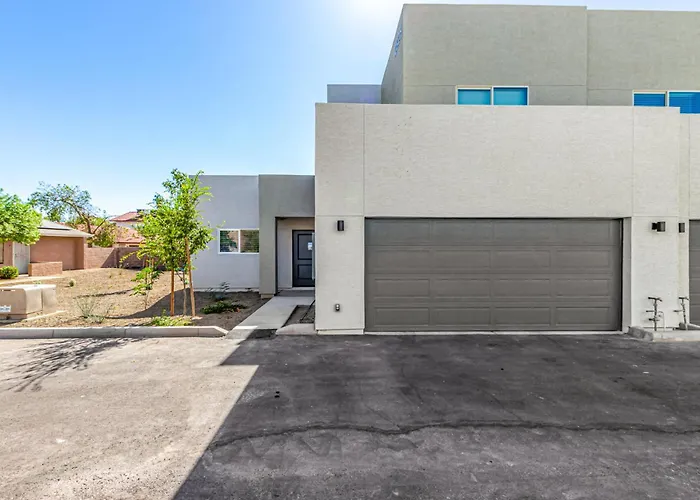 Tracy Holiday home Phoenix